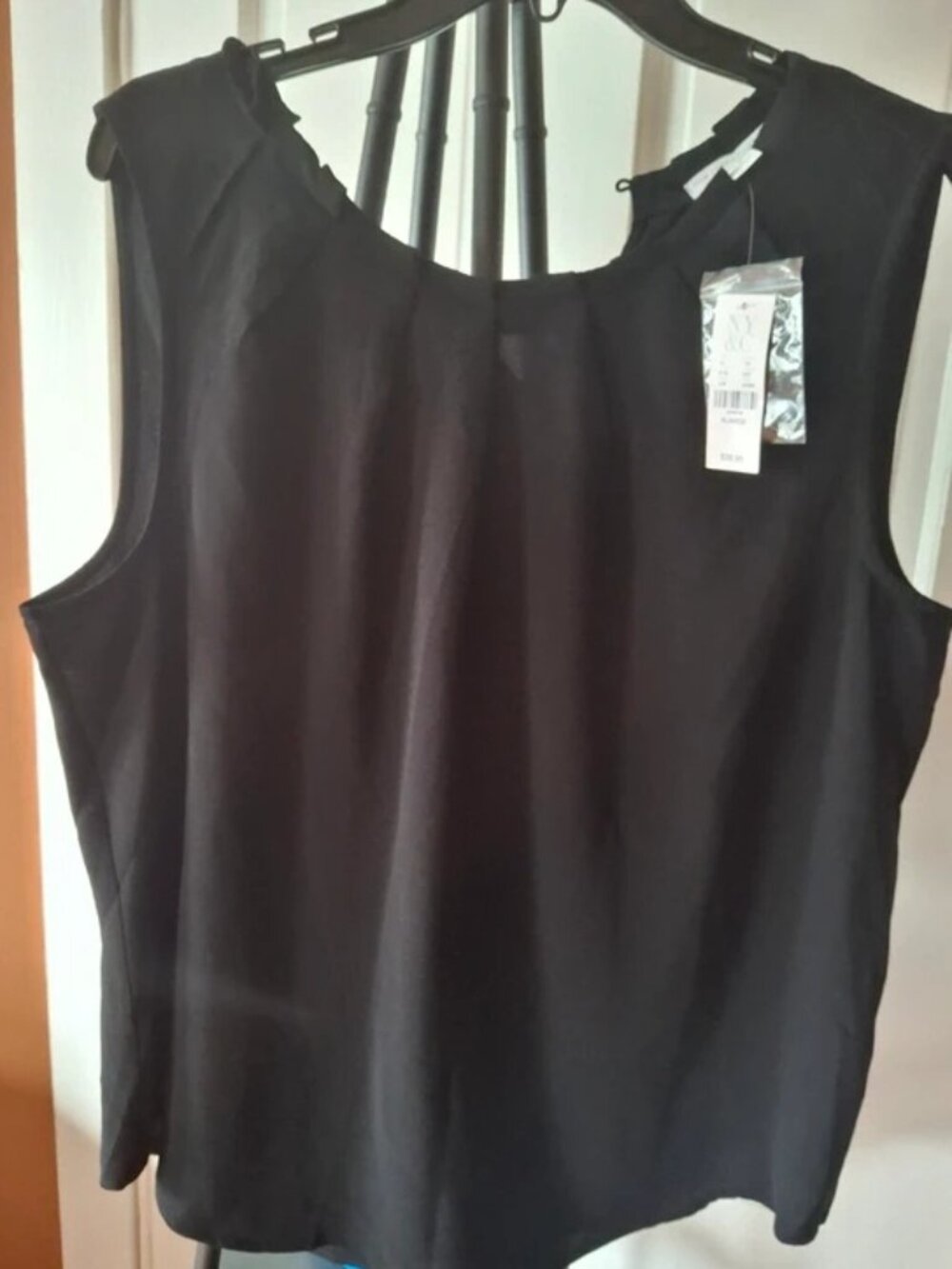 New York and Company black sleeveless top NWT XL